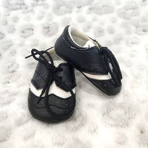 Black and White baby shoes size 3-6 mo